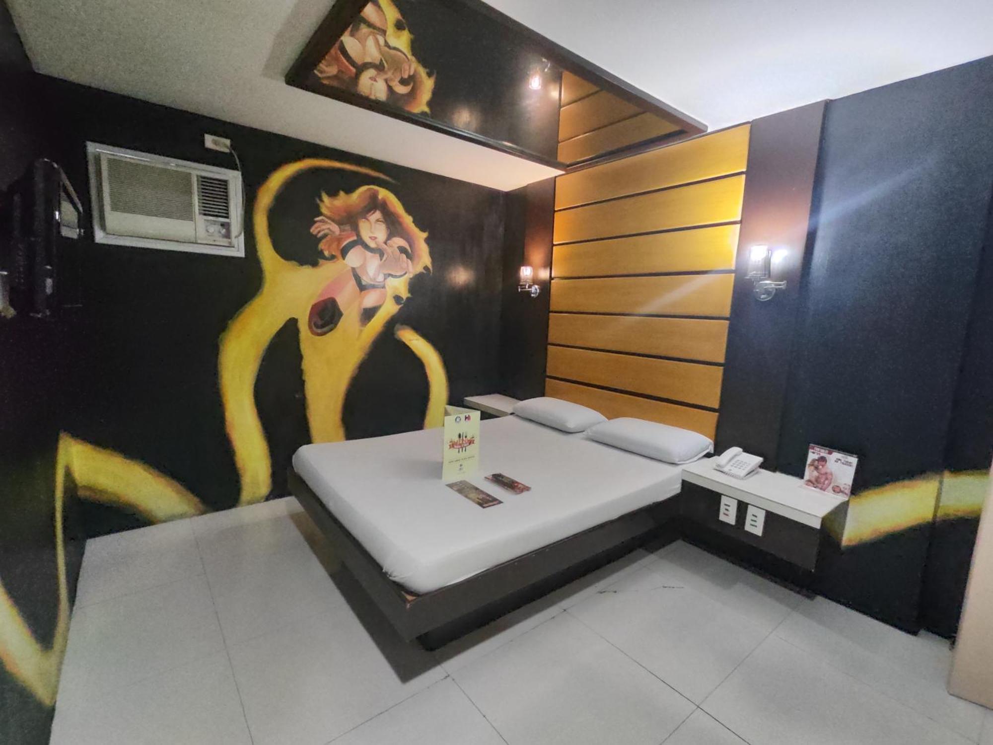 Harts Hotel-Quezon City Extérieur photo