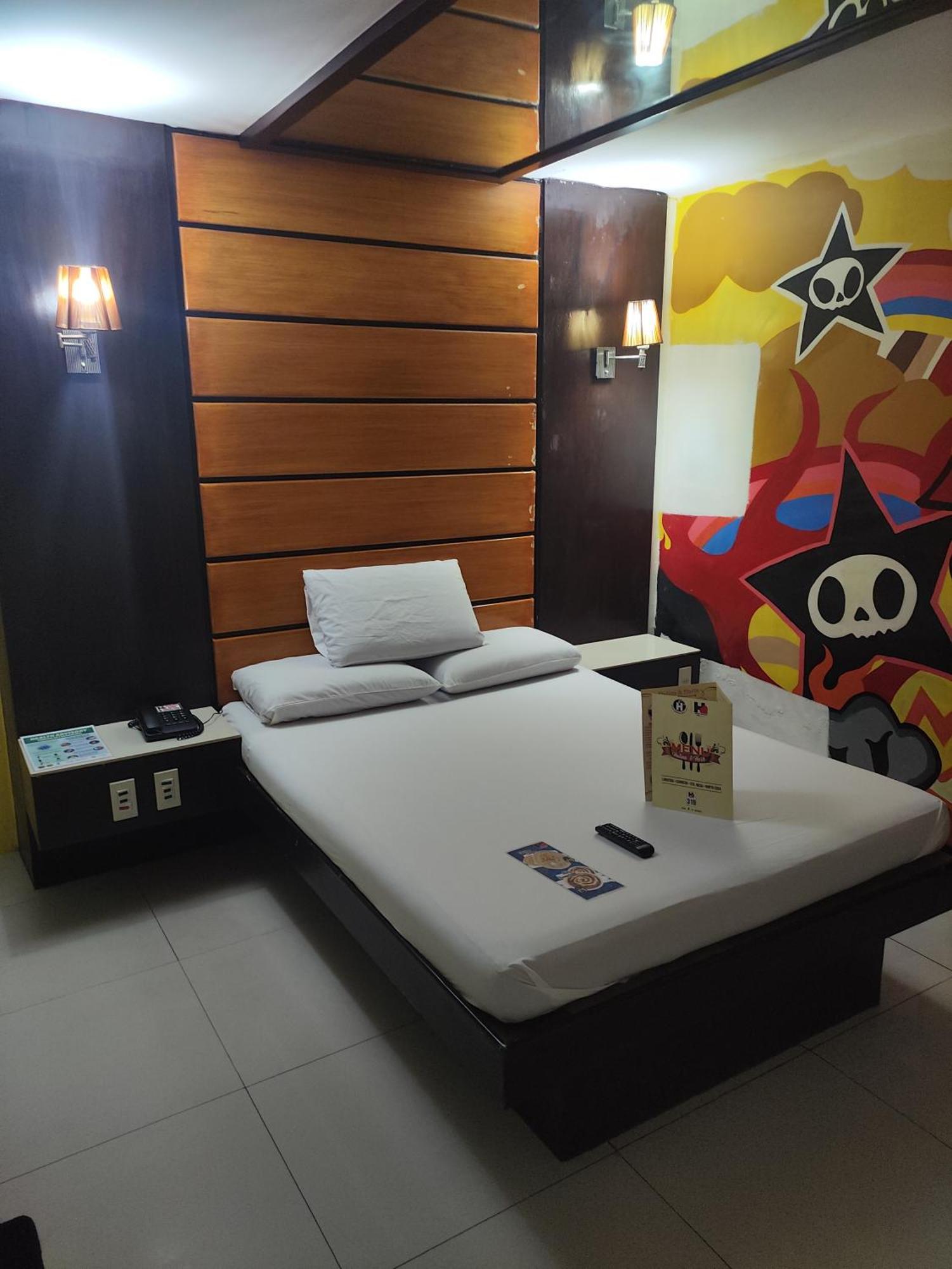 Harts Hotel-Quezon City Extérieur photo