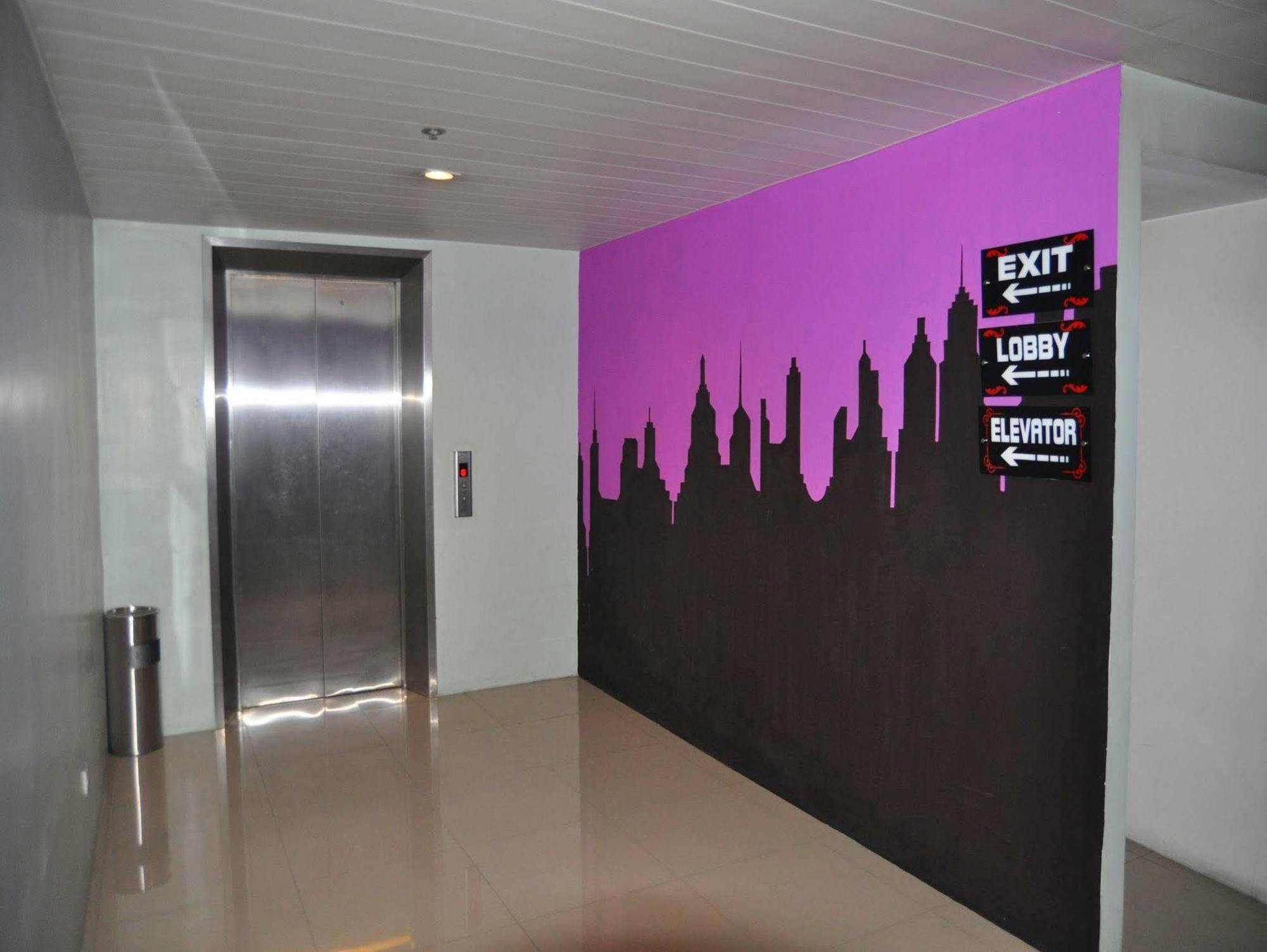 Harts Hotel-Quezon City Extérieur photo